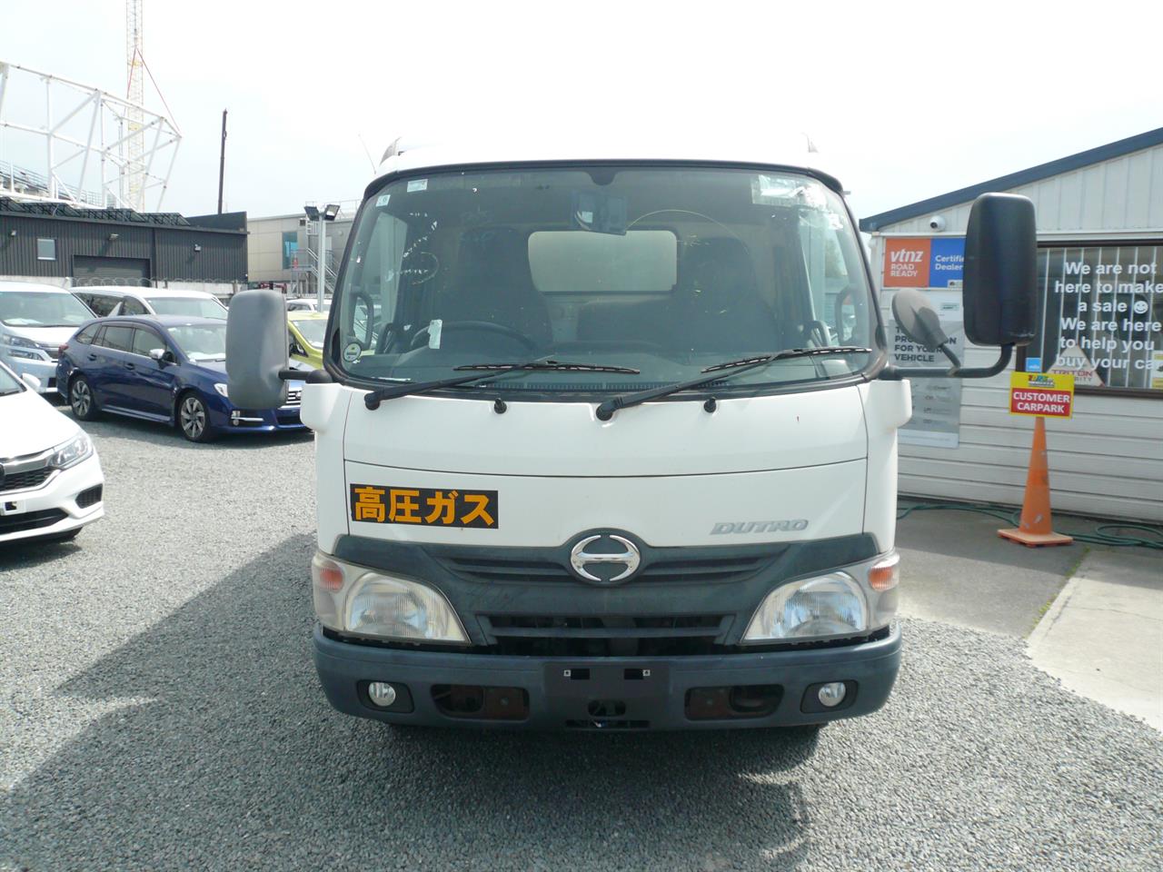 2013 Hino Dutro