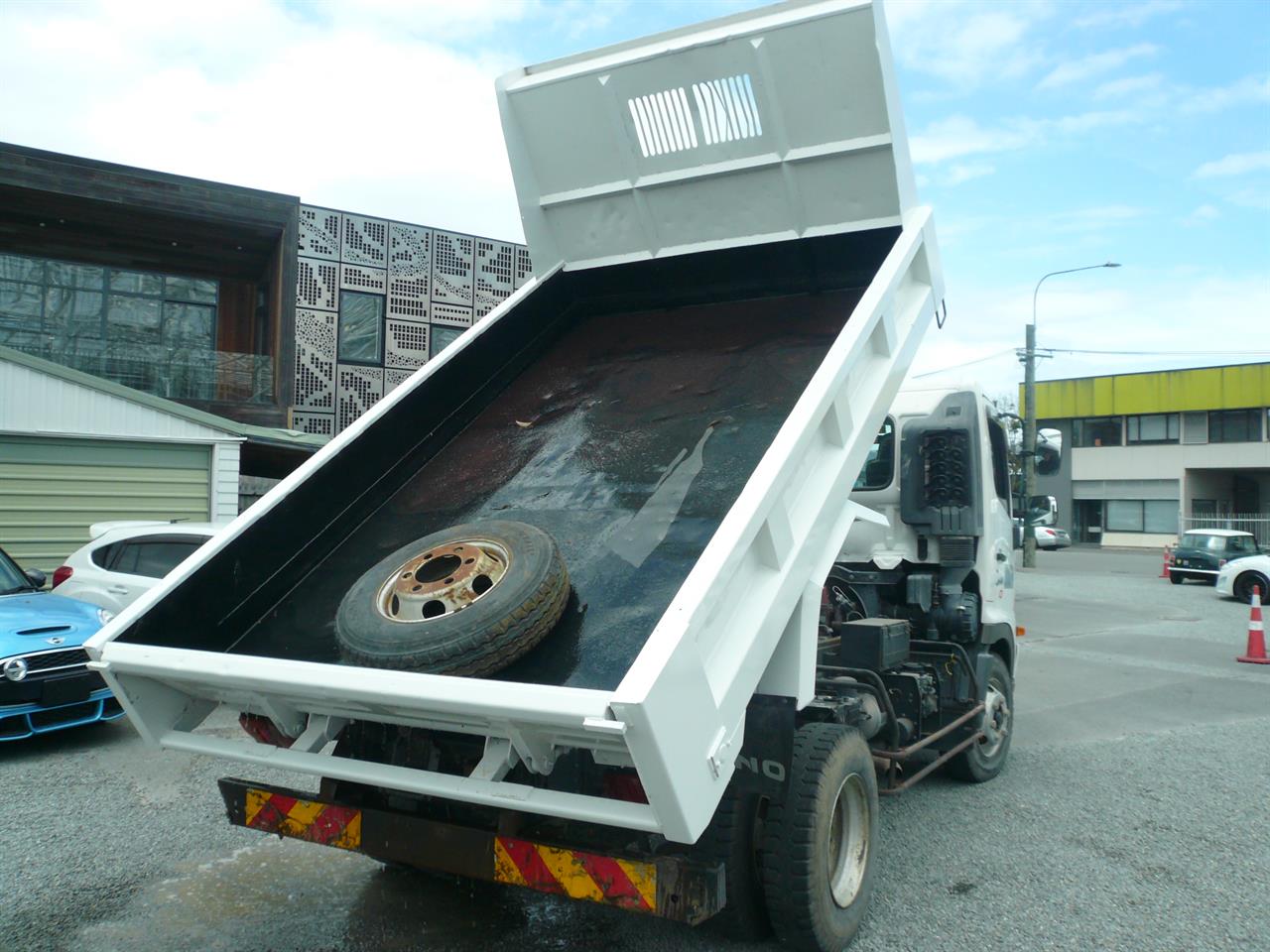 2016 Hino Ranger tipper truck