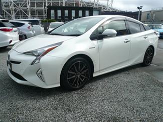 2019 Toyota Prius - Thumbnail