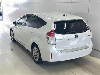 2019 Toyota PRIUS ALPHA - Thumbnail