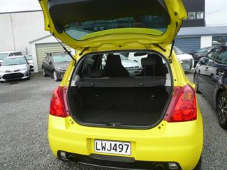 2009 Suzuki Swift - Thumbnail