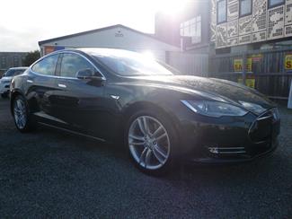 2015 Tesla Model S - Thumbnail