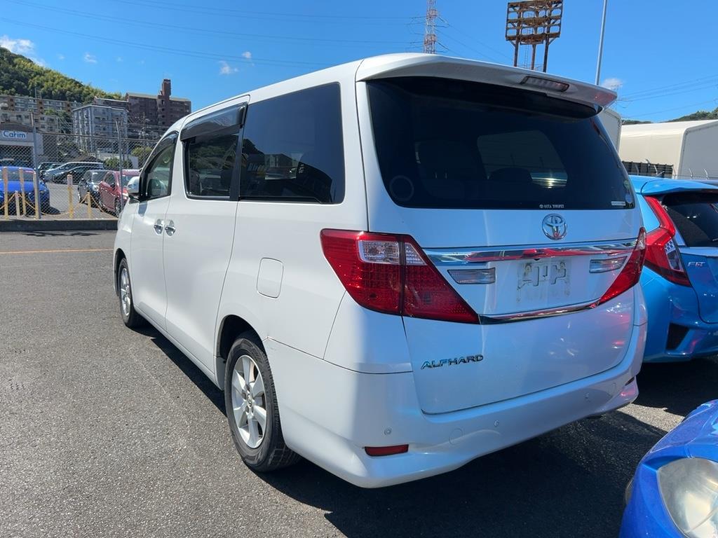 2014 Toyota Alphard