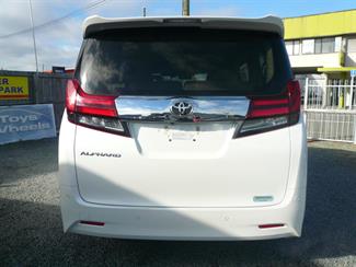 2017 Toyota Alphard - Thumbnail