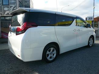 2017 Toyota Alphard - Thumbnail