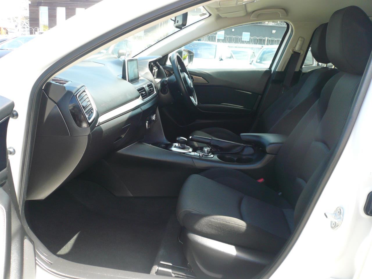 2013 Mazda Axela