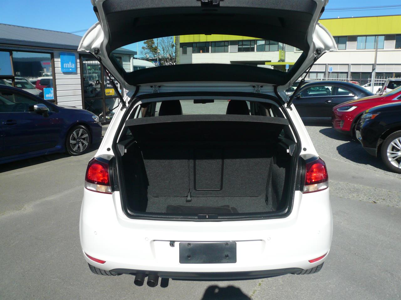 2010 Volkswagen GOLF