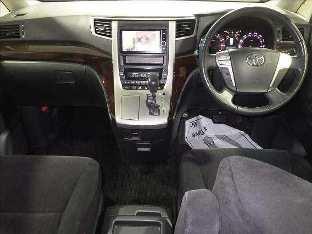 2012 Toyota Vellfire 2400cc 8 seaters