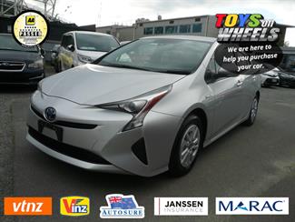 2019 Toyota Prius - Thumbnail