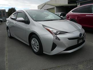 2019 Toyota Prius - Thumbnail