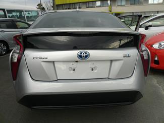 2019 Toyota Prius - Thumbnail