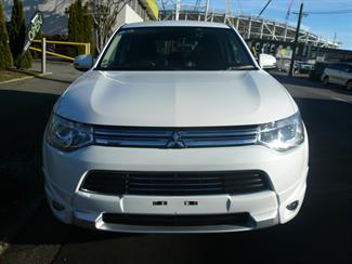 2013 Mitsubishi Outlander - Thumbnail