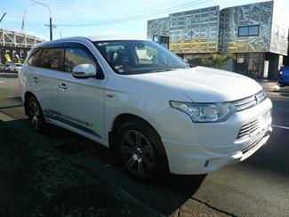 2013 Mitsubishi Outlander - Thumbnail