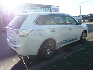 2013 Mitsubishi Outlander - Thumbnail