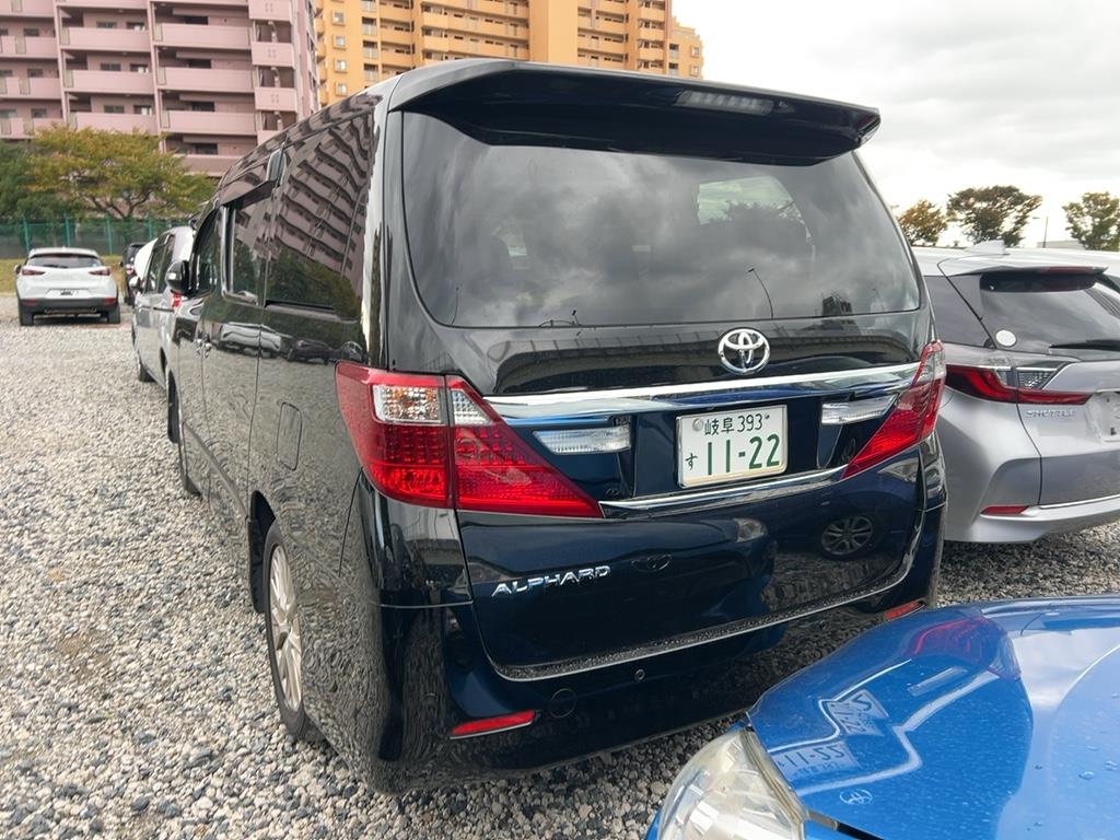 2013 Toyota Alphard