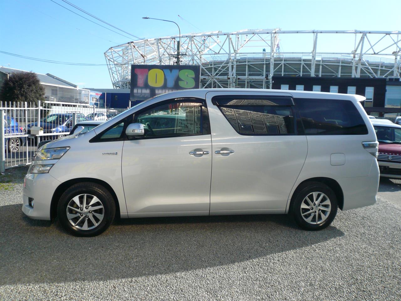 2013 Toyota Alphard