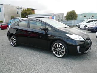 2013 Toyota Prius - Thumbnail