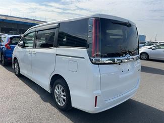 2022 Toyota Noah - Thumbnail