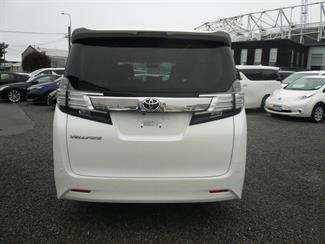 2017 Toyota Alphard - Thumbnail