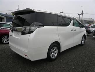 2017 Toyota Alphard - Thumbnail